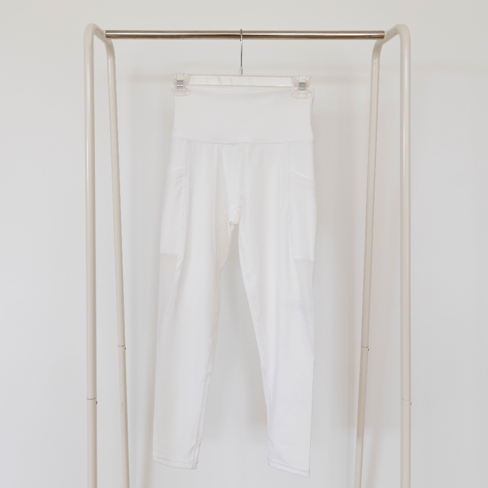 NEW Aerie White 7/8 Leggings - Medium Short